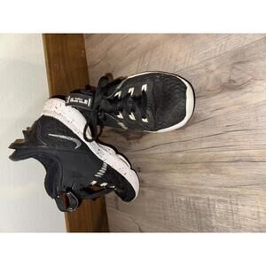 5 Nike Basketball Shoe Lebrons King James Black Witness Air Zoom Lebron James 5Y